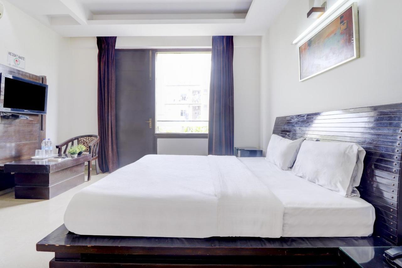Dreamz Hospitality Gurgaon Hotel ภายนอก รูปภาพ